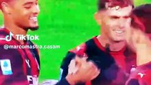 Il Milan di Udine: abbracci e condivisione, il gruppo c'è