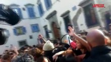 Valditara a Firenze, studenti in piazza contro il ministro: corteo cerca di forzare blocco polizia
