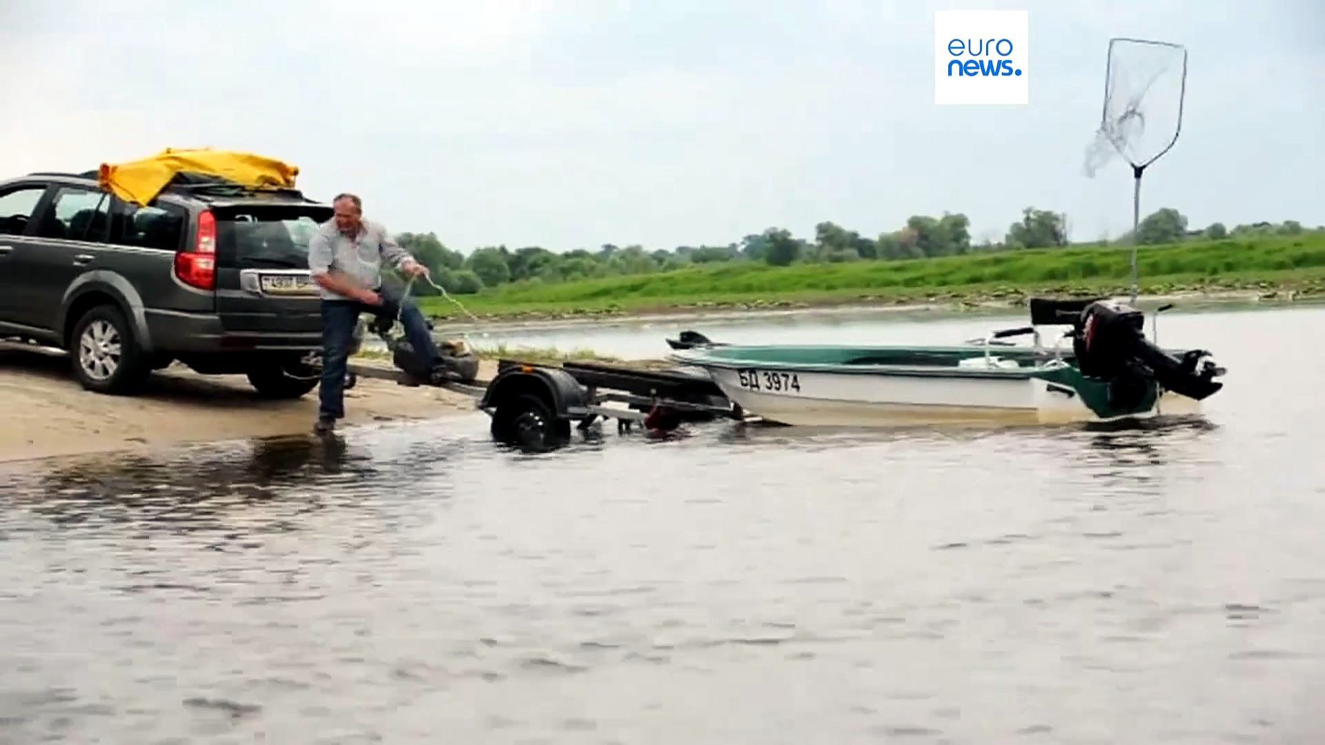 2.92-metre monster fish: German angler lands giant catfish from Polish reservoir