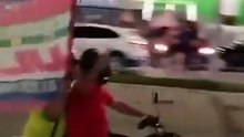 Viatura da PM atropela motoboy que comemorava reeleição de Lula