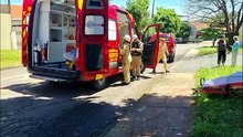 Grave acidente entre Peugeot e Fiesta deixa três vítimas feridas no Bairro Canadá