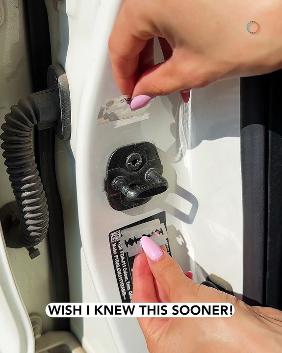 Car door rattle fix using razor blades🚗🛠️ - video Dailymotion