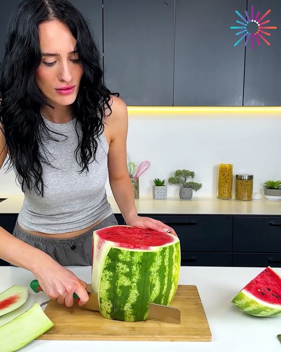 Show-stopping three-tier watermelon treat 🍉🎂 - video Dailymotion