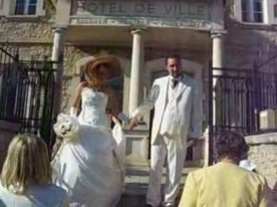 REGIS LAETITIA MARIAGE 30AOUT08 MAIRIE SORTIE