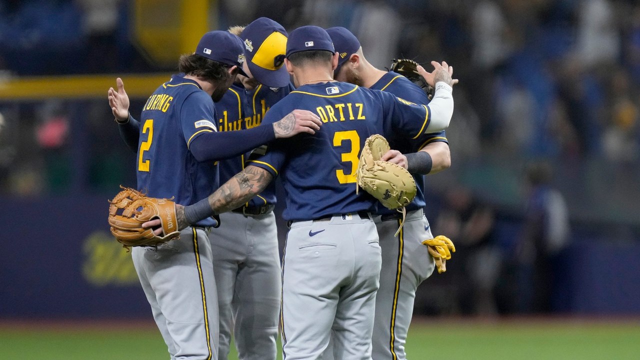 Brewers Crush Rays in Game 3, Near Historic World Series Sweep - video ...
