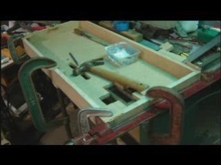 Une Table et une Manette Geante Pour la Nes