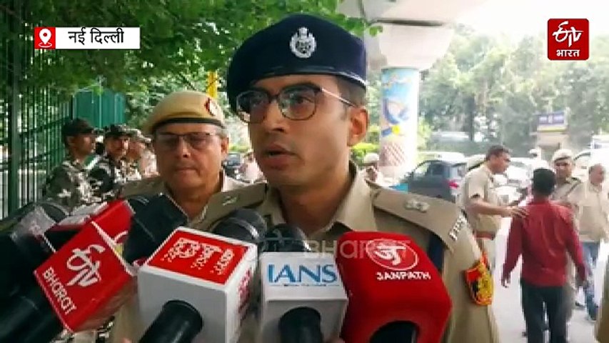 जामिया में रातभर तोड़फोड़ का आरोप, गेट नंबर 4C उखाड़ा; CCTV कैमरे और कंट्रोल रूम को भी नुकसान