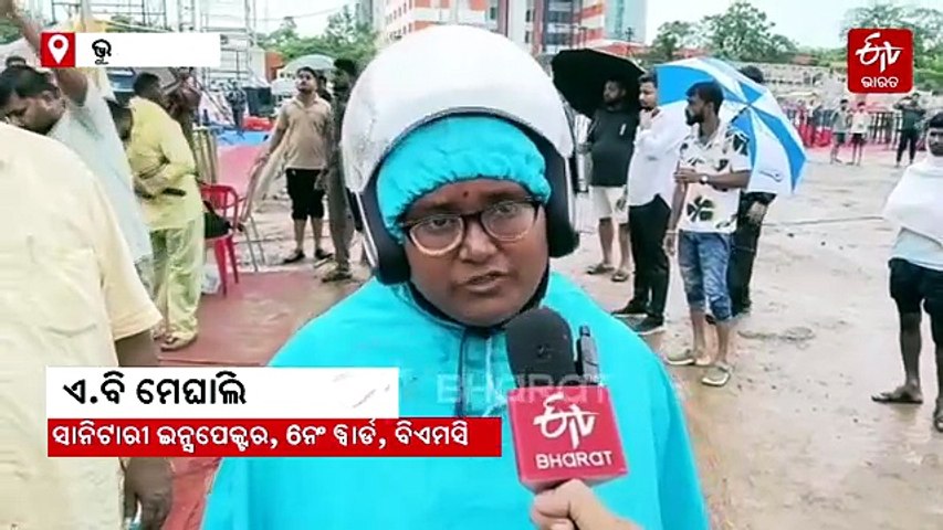 ବାତ୍ୟା 'ଅର୍ଣ୍ଣବ'ରେ ରାଜଧାନୀରେ ଅଘଟଣ: ଝଡ଼ବର୍ଷାରେ ଭୁଷୁଡ଼ିଲା ଲକ୍ଷ୍ମୀପୂଜା ତୋରଣ, ୮୦ ଫୁଟର ମା'ଙ୍କ ମୂର୍ତ୍ତି ଭାଙ୍ଗିଲା