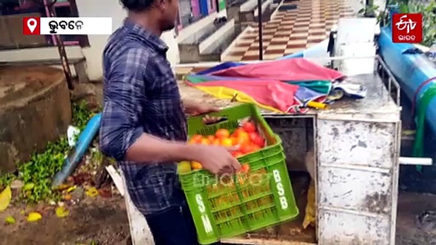 ଅର୍ଣ୍ଣବ ଛଡାଇ ନେଲା ରୋଜଗାର: ବର୍ଷାରେ ବେହାଲ ରାଜଧାନୀ, ଜୀବିକା ଉପରେ ପ୍ରହାର