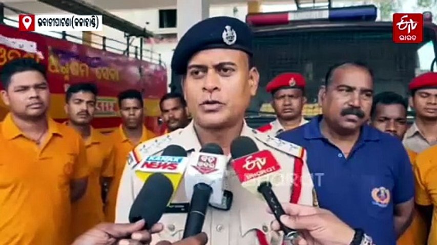 'ଅର୍ଣ୍ଣବ' ପ୍ରଭାବରେ କଳାହାଣ୍ଡିରେ ବର୍ଷା ଓ ପବନ ଜାରି: ଭାଙ୍ଗିଲା ଗଜଲକ୍ଷ୍ମୀ ପୂଜା ତୋରଣ, ଜାତୀୟ ରାଜପଥ ଅବରୋଧ
