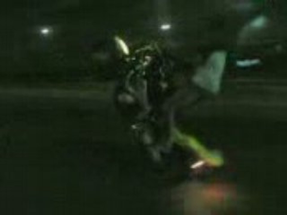 Moto Freestyle sur Autoroute