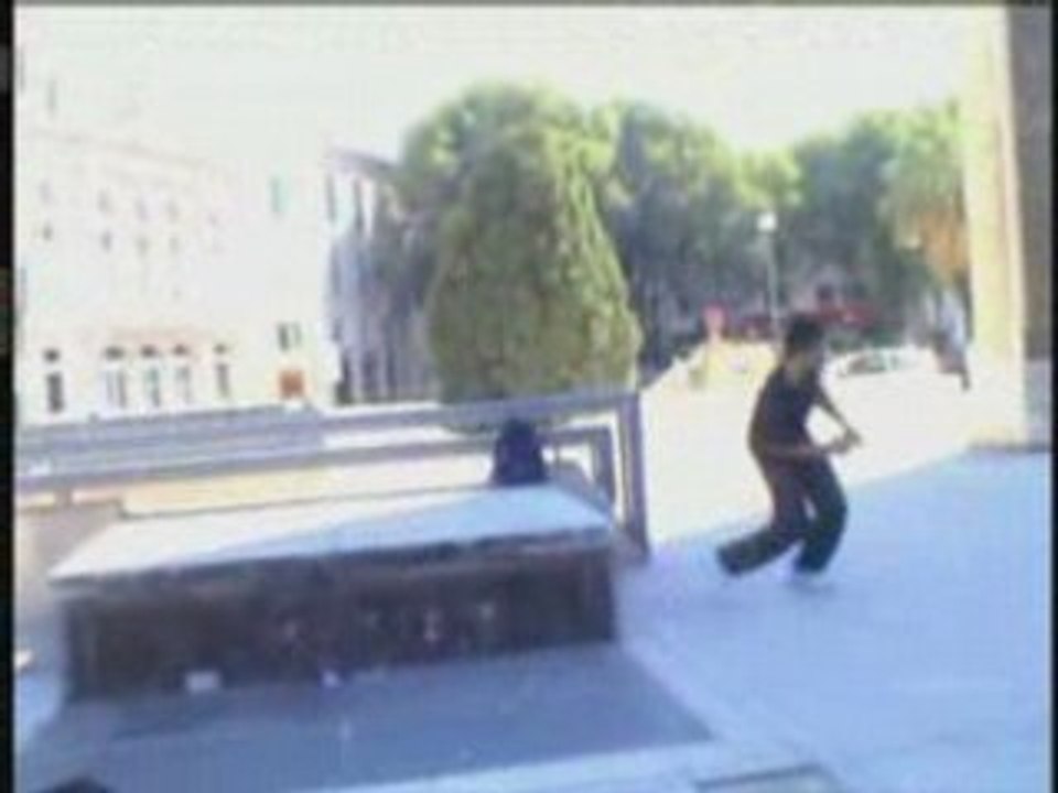 Parkour by bruce nimes marguerittes