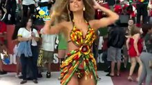 Foi proposital? Anitta ignora esposa de Ludmilla durante ensaio da Grande Rio