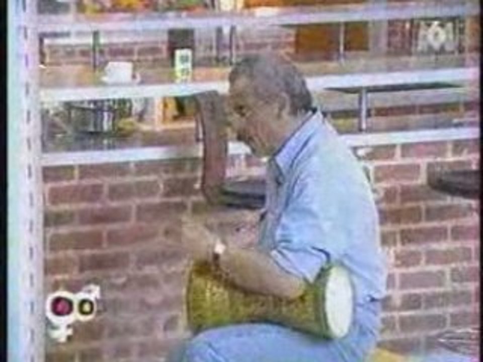 A Paris Cours de darbouka...M6...Les Colocataires et Cours de derbouka en directe......M6