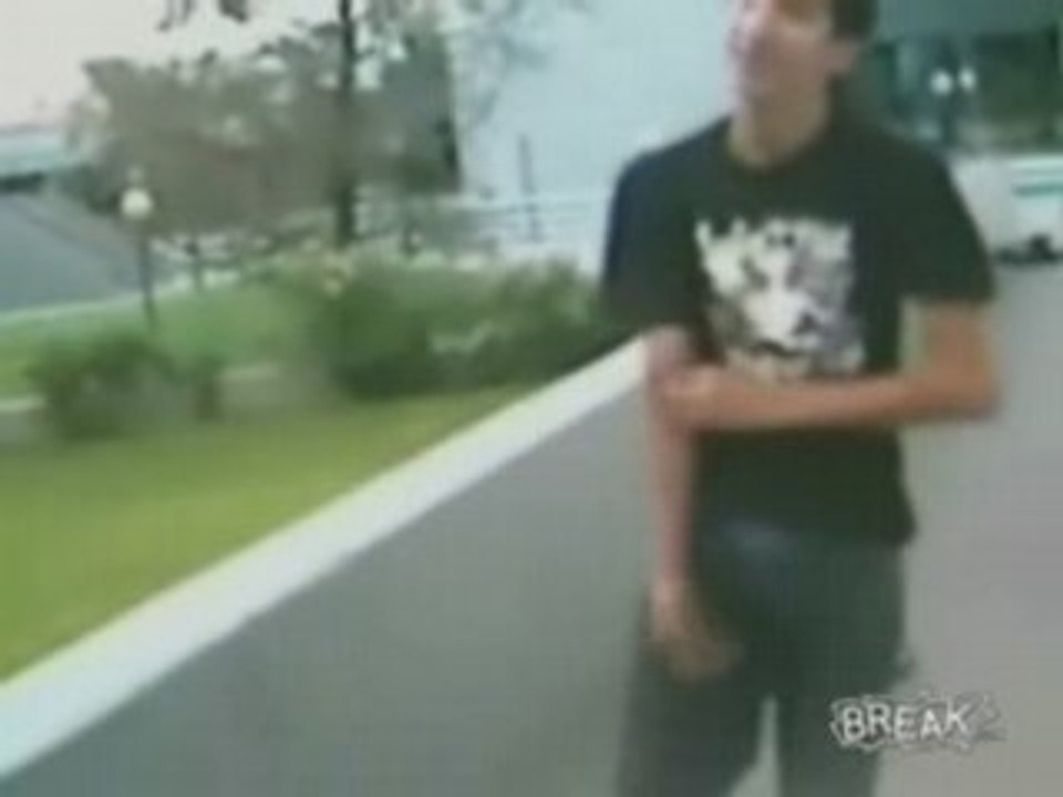 Disgusting Arm Break