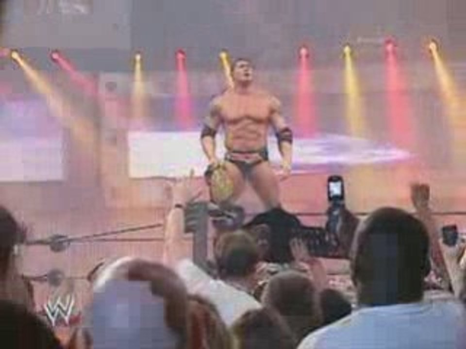 Rey Mysterio vs Batista vs Great Khali 16.9.07 p2