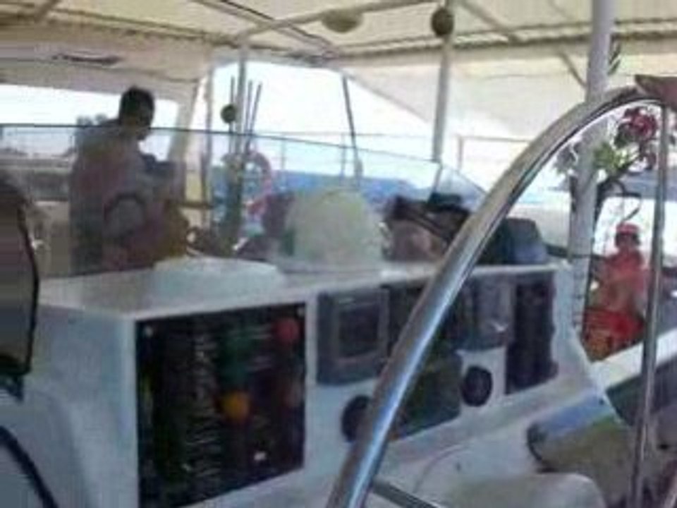 Christophe a la barre du maxi catamaran