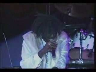 Buju Banton (Live) - politics time again (heathen riddim)