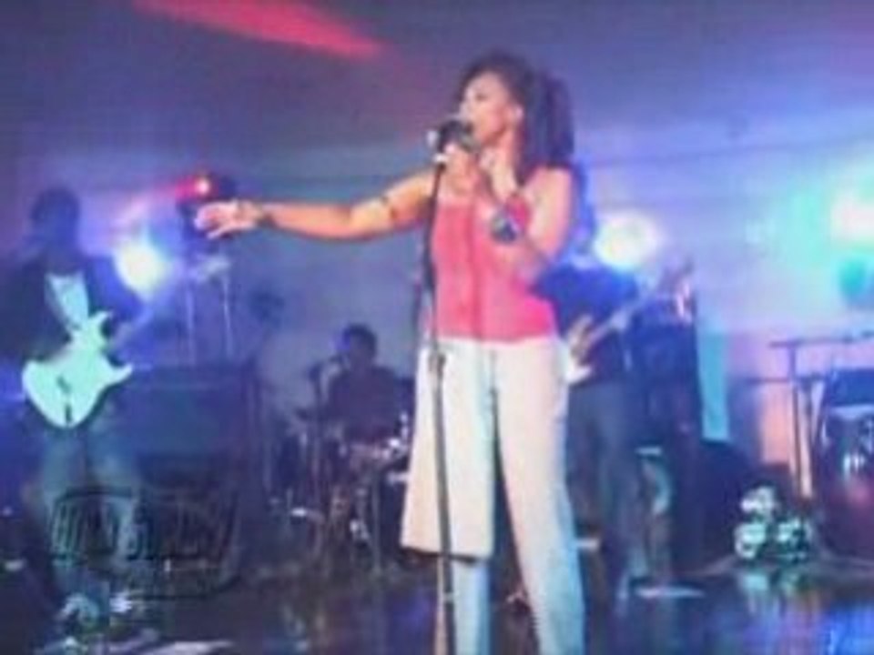 INTERVIEW - PAULA LIMA - INTERPRETE DA MPB