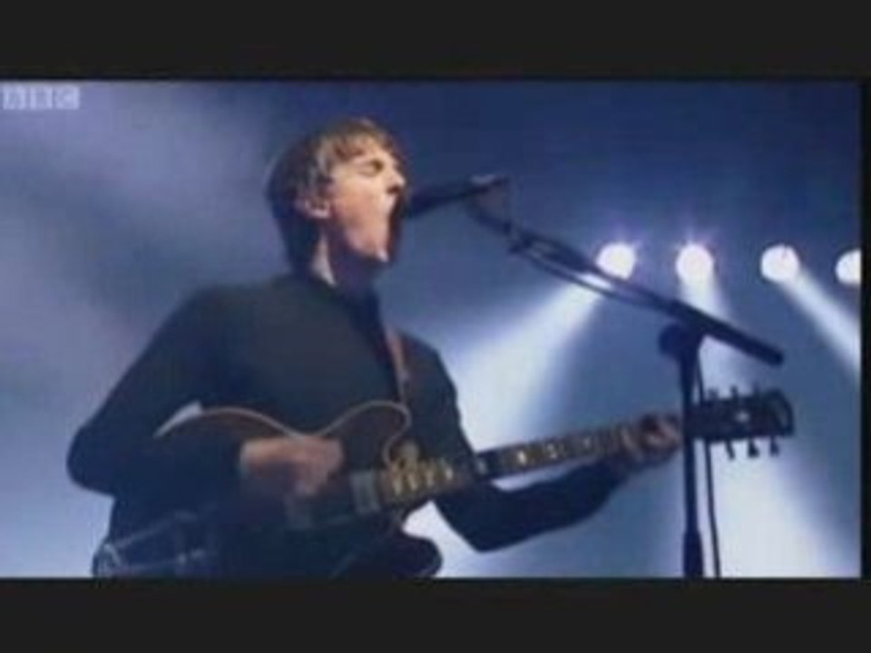 The Last Shadow Puppets - In My Room (Reading 2008)