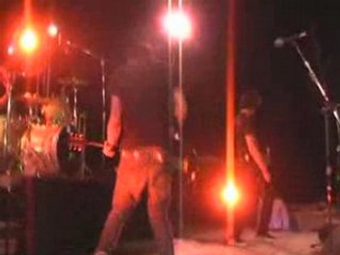 Guerilla Poubelle- Demain Il Pleut @Vachement Rock 2008