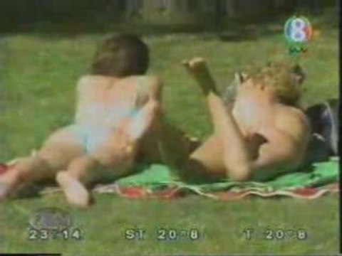 2008_camara-oculta-perro-huele-culos