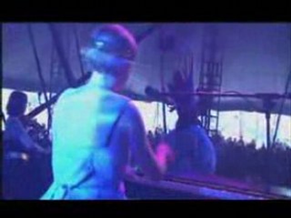 Bat for Lashes - Trophy Glastonbury 2007 (part1)