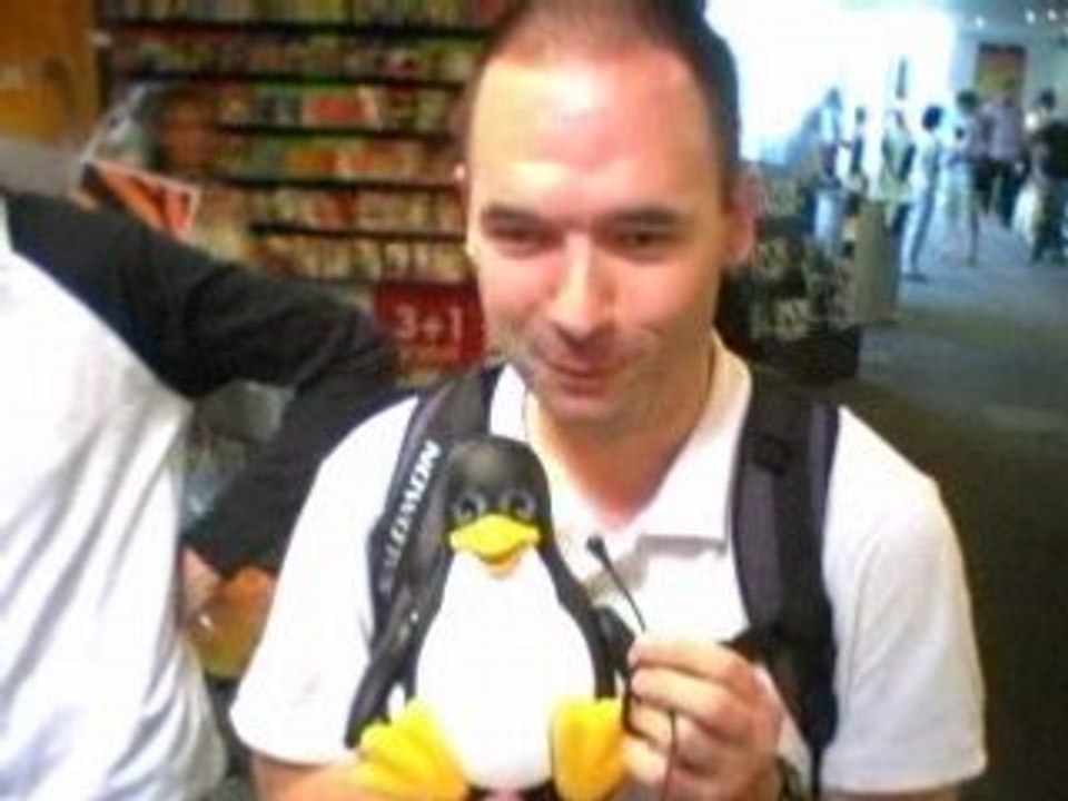Lancement Tux Droid - Fnac Bruxelles - Le Webmaton 2008