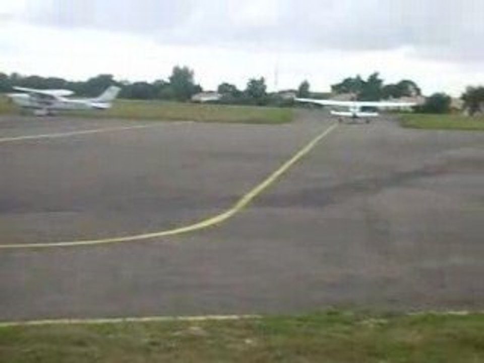 DECOLLAGE DE L AVION