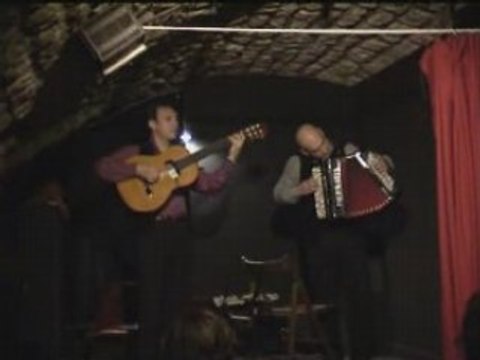 Los Hermanos FLORES 2002