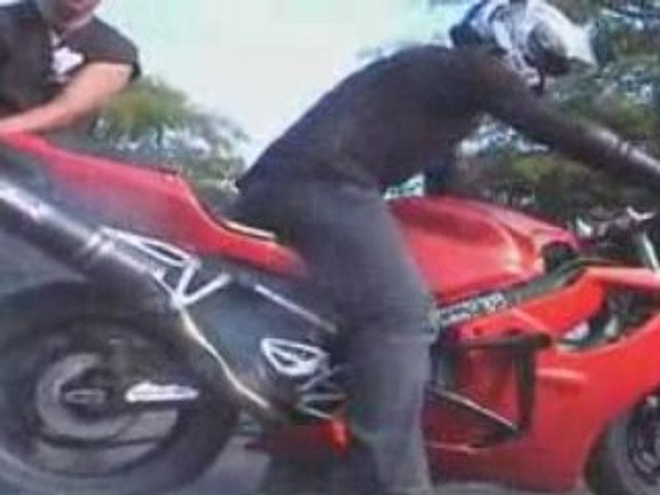 Le pian 2008 : Show www.bordeauxstunt.com