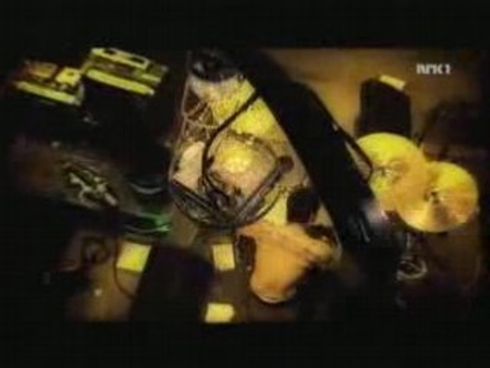 13 QOTSA- No One Knows (Hove 2007)
