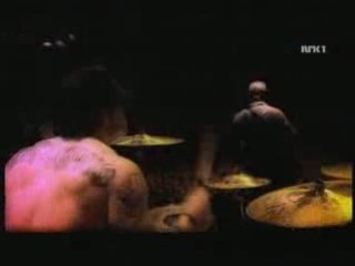 14 QOTSA - The Lost Art of Keeping a Secret (Hove 07)