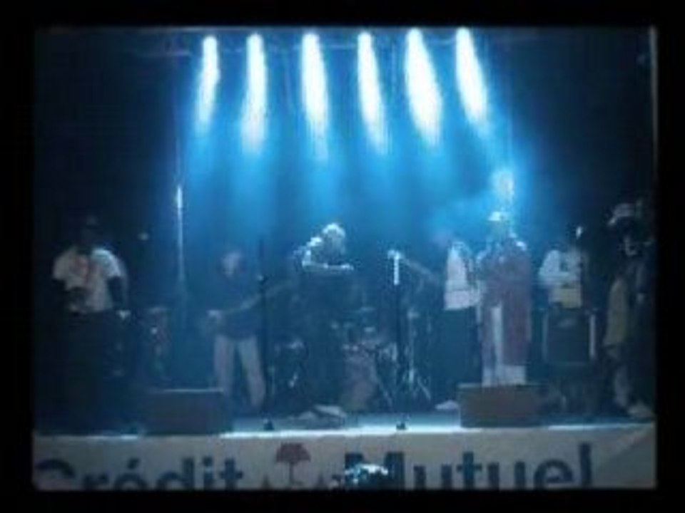 SATELLITE GPS AUTEUR COMPOSITEUR CHANTEUR ANIMATEUR DANSEUR