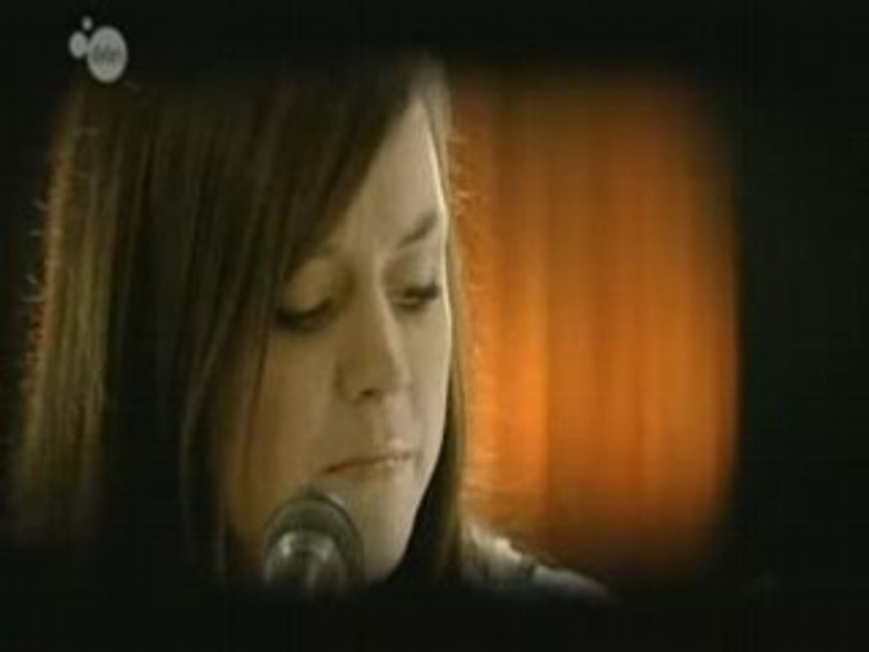Amy MacDonald -This is the life-(live acoustique)