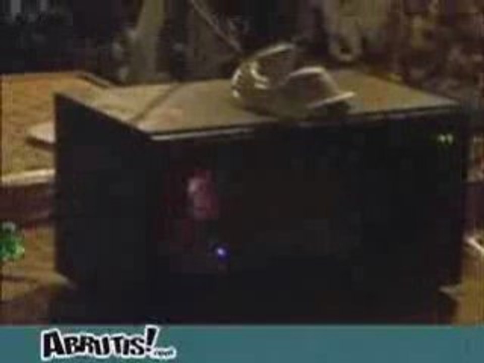 Un briquet dans un micro onde!!!