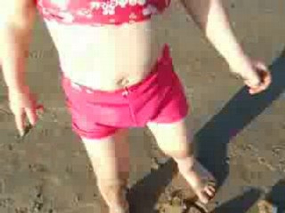 Célia à la plage de St Palais