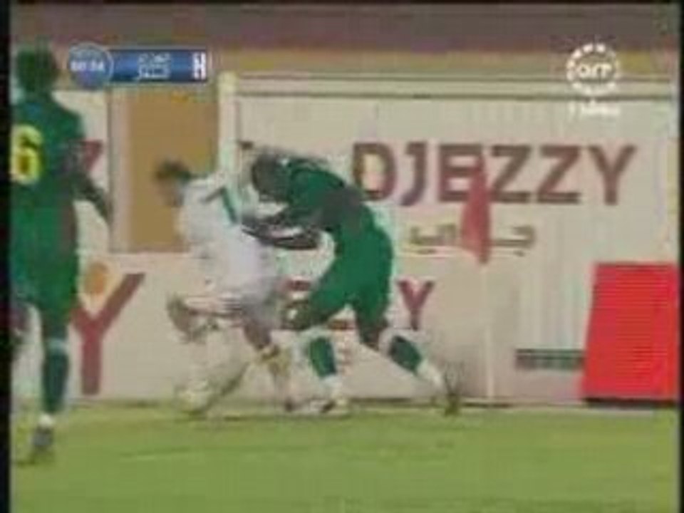 Algérie 3-2 Sénégal - 1er BUT DE YACINE BEZZEZ,