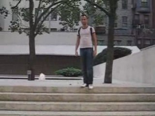 Beyoncé - Beyonce Falls During Concert Orlando