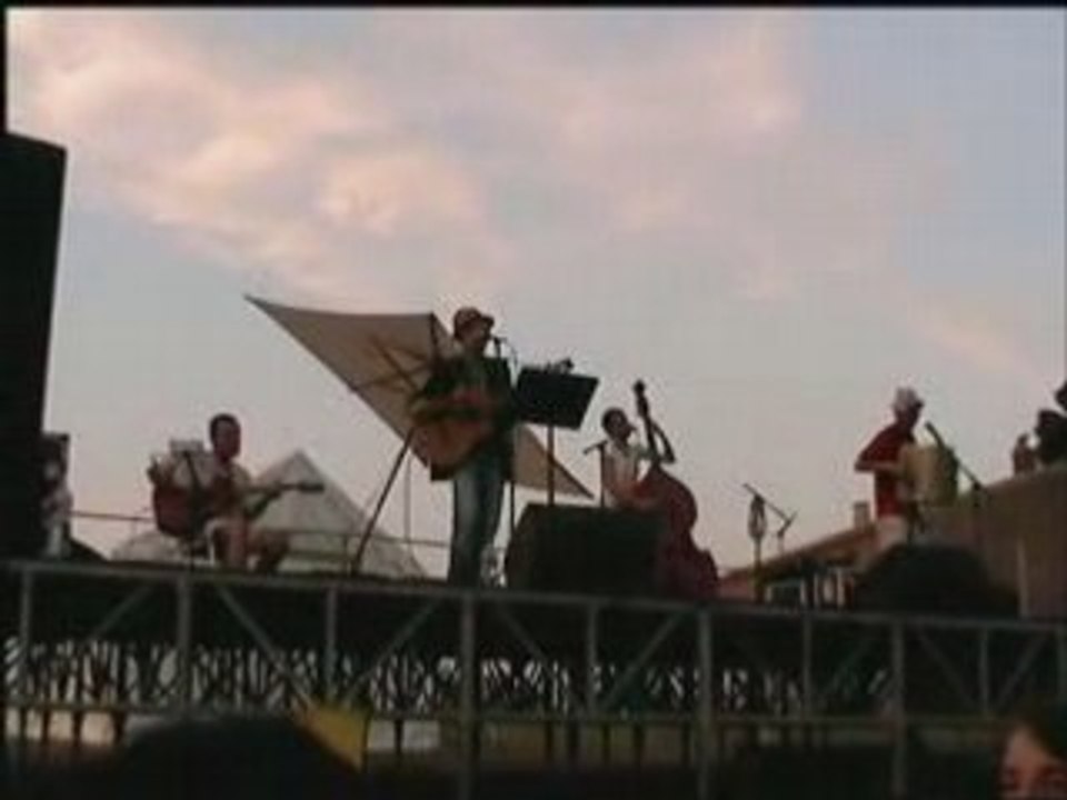 Bonhomme de chien en live "Un Groupe"