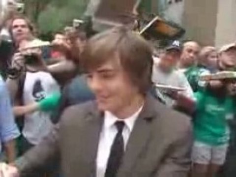 Me and Orson Welles - Premiere Zac Efron Paparazzi Video