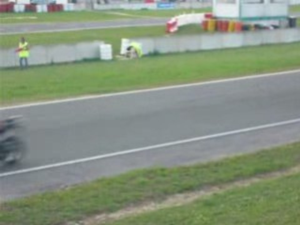 motos au circuit carole