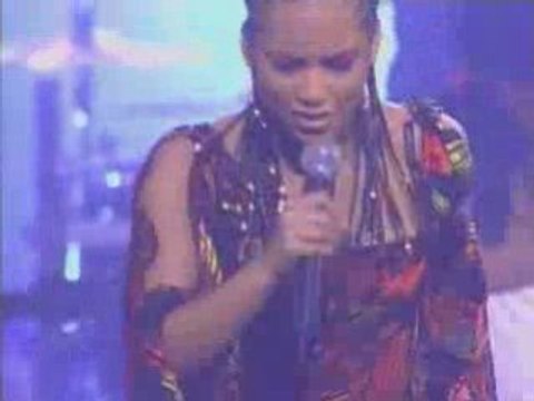 Alicia Keys - Girlfriend Live Soul Train Awards