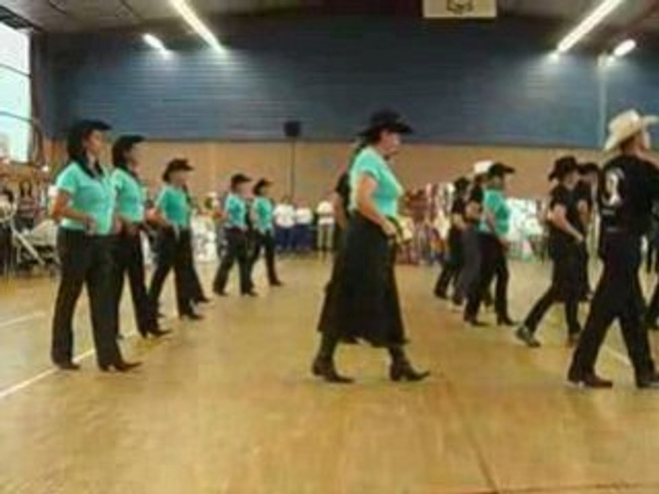 Forum des associations Claix 2008 - démo country - 1