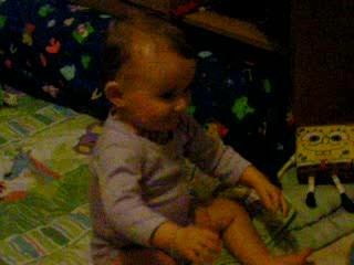 Bébé rigole