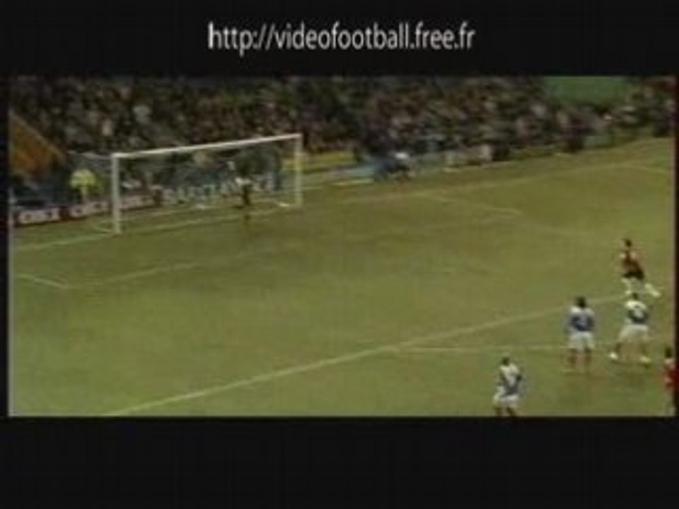 But de Cristiano Ronaldo : Frappe sous la barre