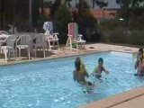 A lacanau dans la piscine