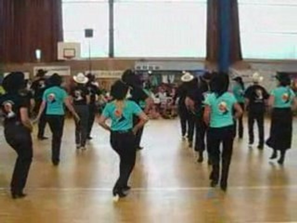 Forum des associations Claix 2008 - démo country - 5