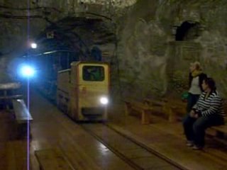 train dans la mine de sel a bochnia