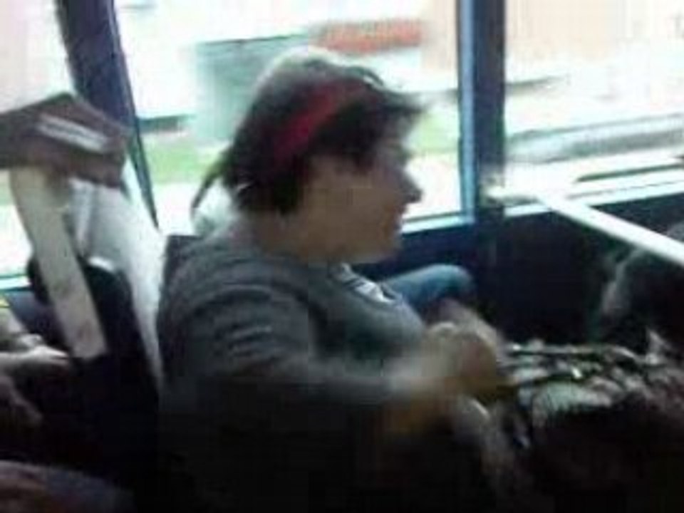 Monique Dance In Da Bus !!